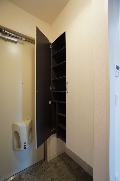 アクシス A101の玄関