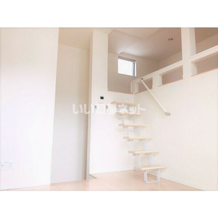 愛知県名古屋市南区桜台2(アパート)の賃貸物件の居間