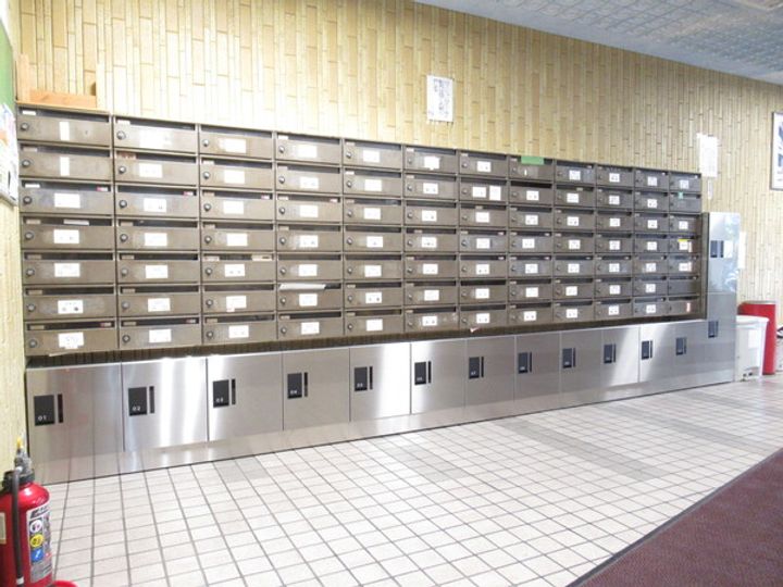 サンパレス南浦和の地図