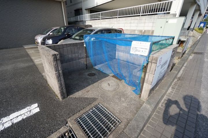 ミドルロード壱番館の地図