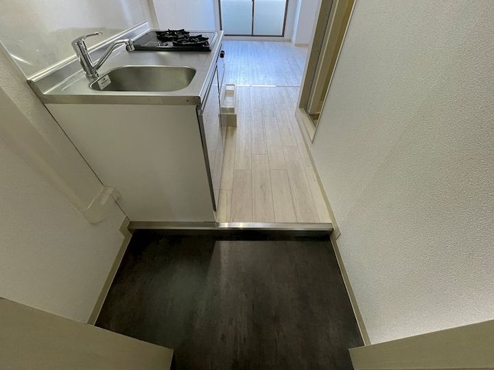 シャトーニシムラの玄関