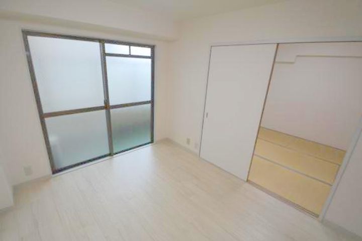 OMレジデンス八戸ノ里の居間