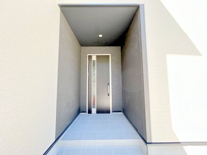 奈良県生駒市仲之町(一戸建)の賃貸物件の玄関