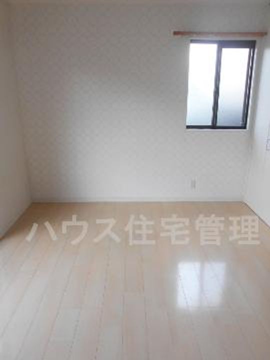 大阪府高槻市西真上2(アパート)の賃貸物件の居間