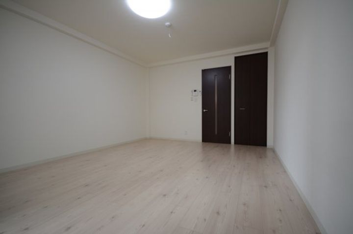 メゾンなか2の居間