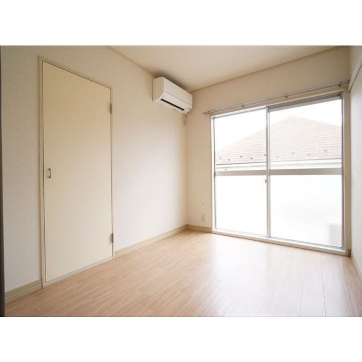 マ メゾン宮ノ台の居間