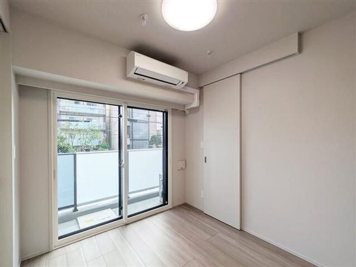 東京都北区昭和町2の賃貸マンションの居間