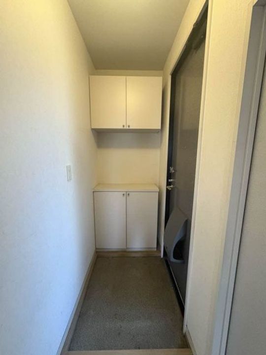 オー・ボアパティールII B棟の玄関