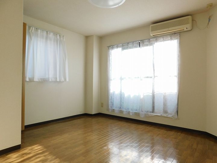 大阪府柏原市国分西2(マンション)の賃貸物件の居間