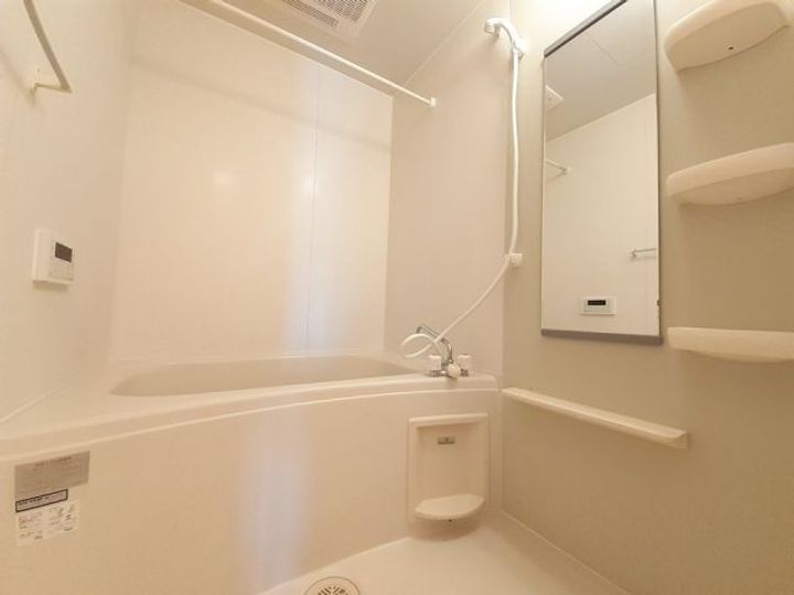 フィオーレ・アロッジオIの風呂