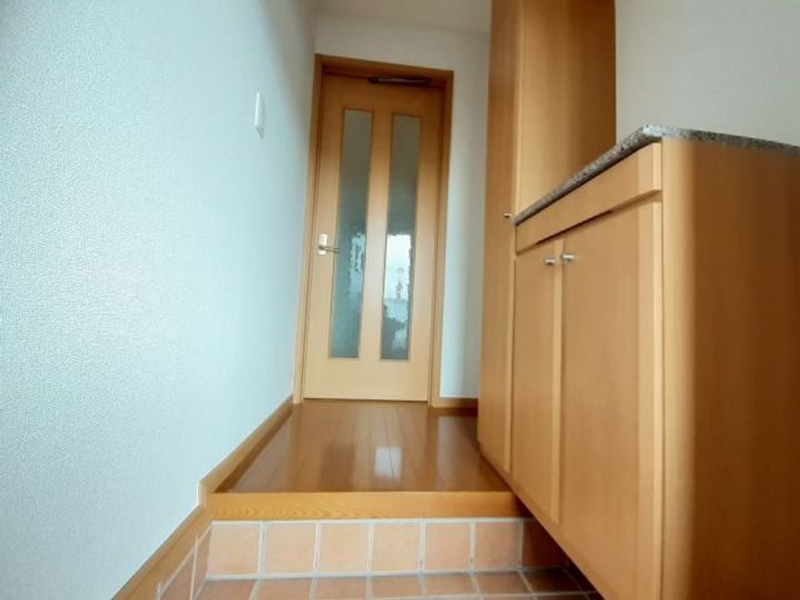 フィオーレ・アロッジオIの玄関