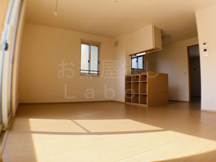 神奈川県南足柄市広町(アパート)の賃貸物件の居間