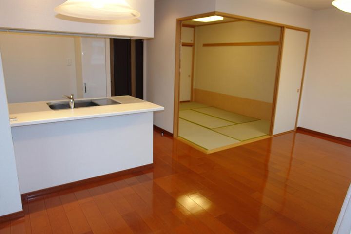 山形県山形市桜町(マンション)の賃貸物件の居間