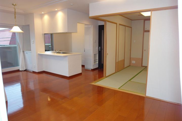 山形県山形市桜町(マンション)の賃貸物件の居間