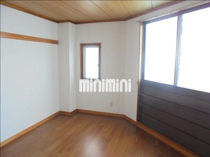 岡田ビルの内装