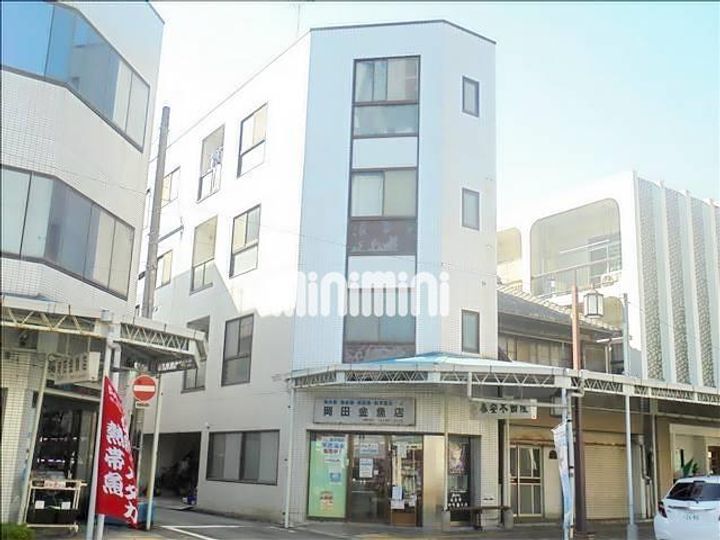 岡田ビルの外観