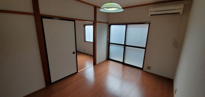 ハイツイトウの居間