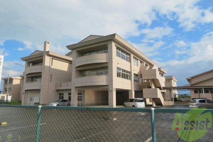 ウェストプレイスの周辺