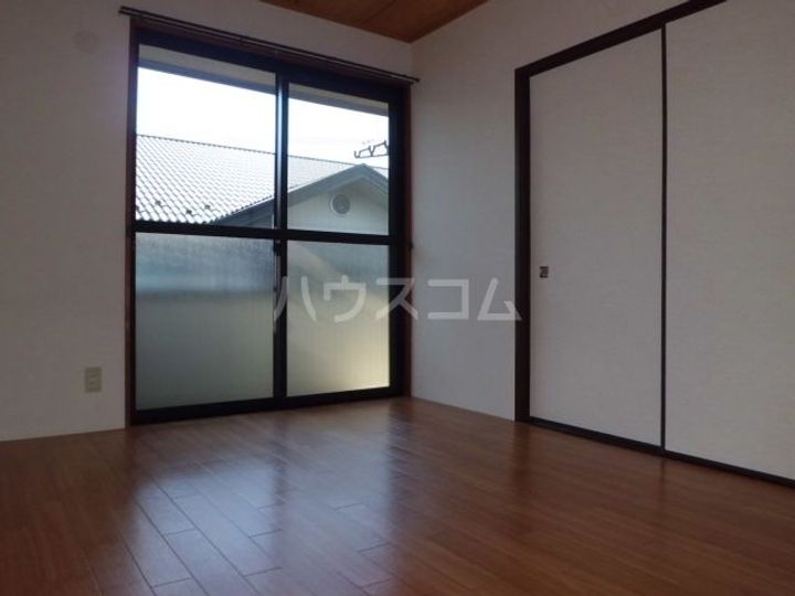 コートエスペランサ Eの居間