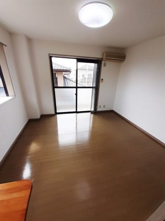 埼玉県東松山市神明町1(マンション)の賃貸物件の居間