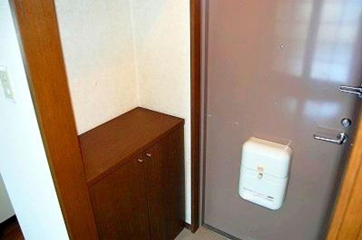 メゾンリバーフィールドの玄関