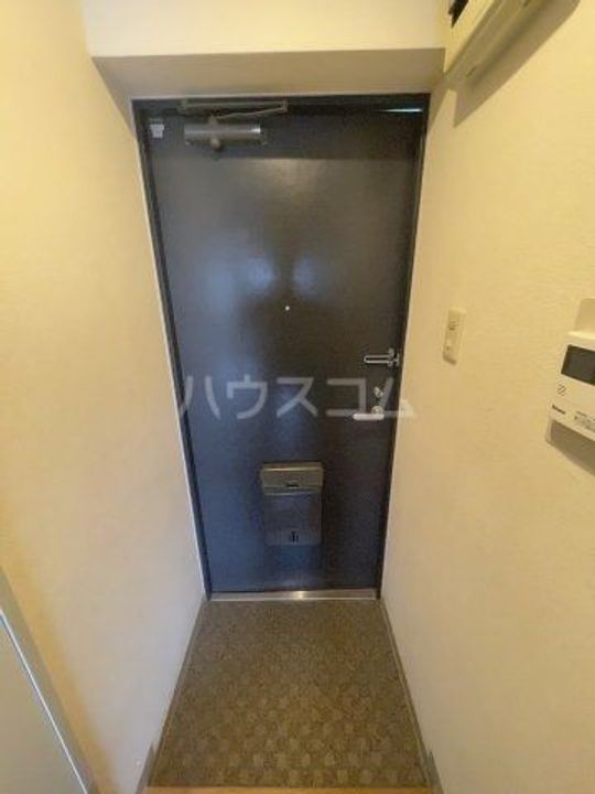 メゾンマノリアの玄関