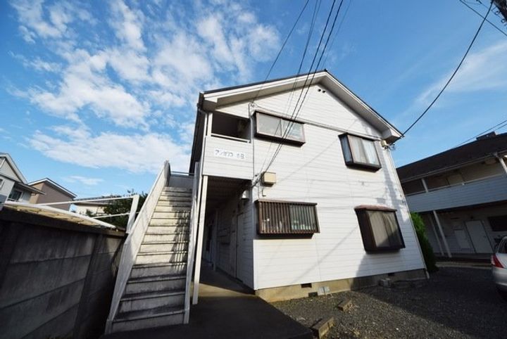 アシカワコーポB号棟の外観