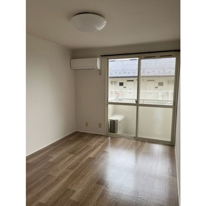 クレールIIの居間