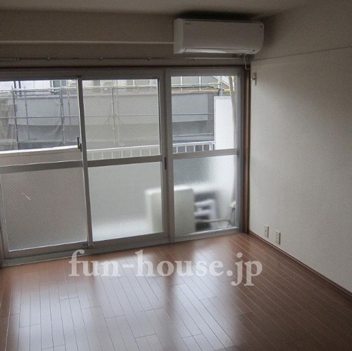 セントラル第2青山の居間