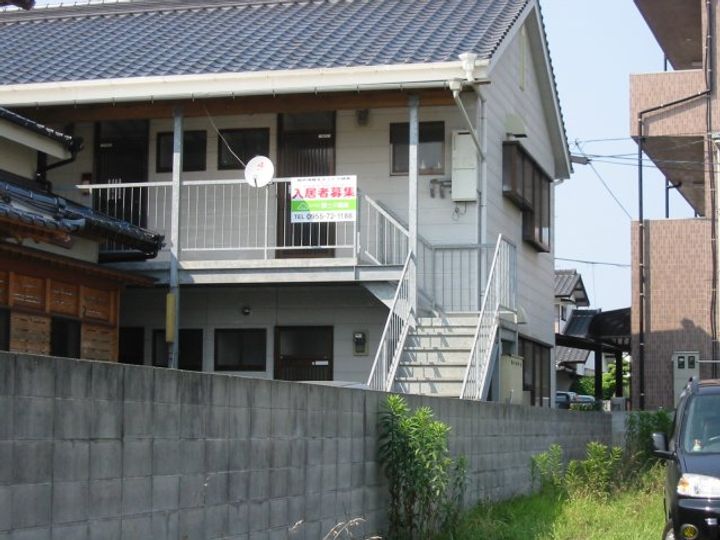 佐賀県唐津市西旗町(アパート)の賃貸物件の外観