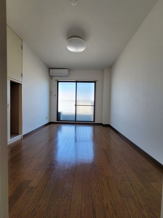 シャインブライト学南の居間