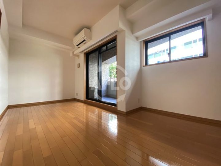 リーガル四ツ橋筋の内装