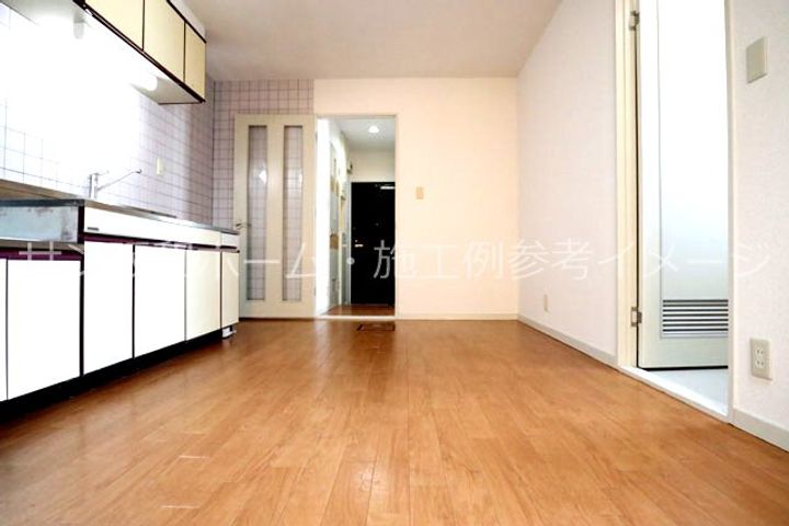 リフレ川西の居間