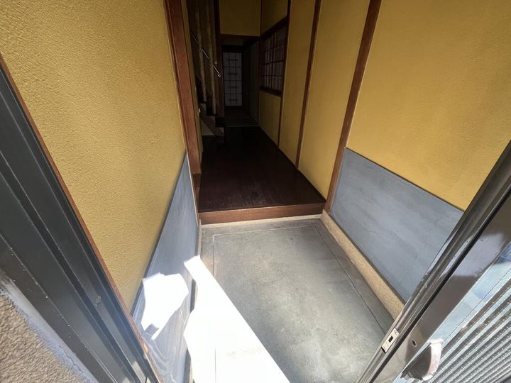 大阪府東大阪市喜里川町(一戸建)の賃貸物件の玄関