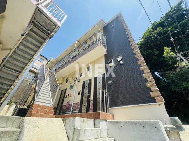 神奈川県横浜市磯子区森5(アパート)の賃貸物件の外観