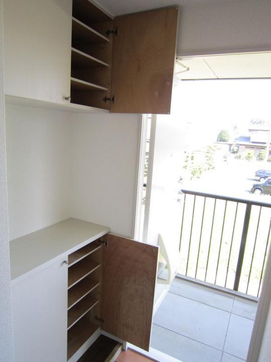 茨城県ひたちなか市大字稲田(アパート)の賃貸物件の玄関