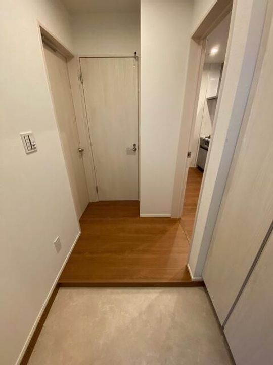 -の玄関