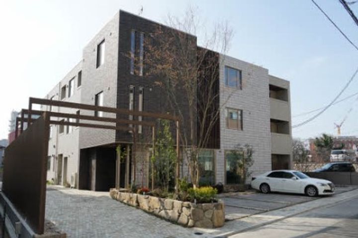 アズール牛田本町の外観