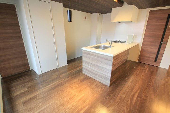 アズール牛田本町の居間