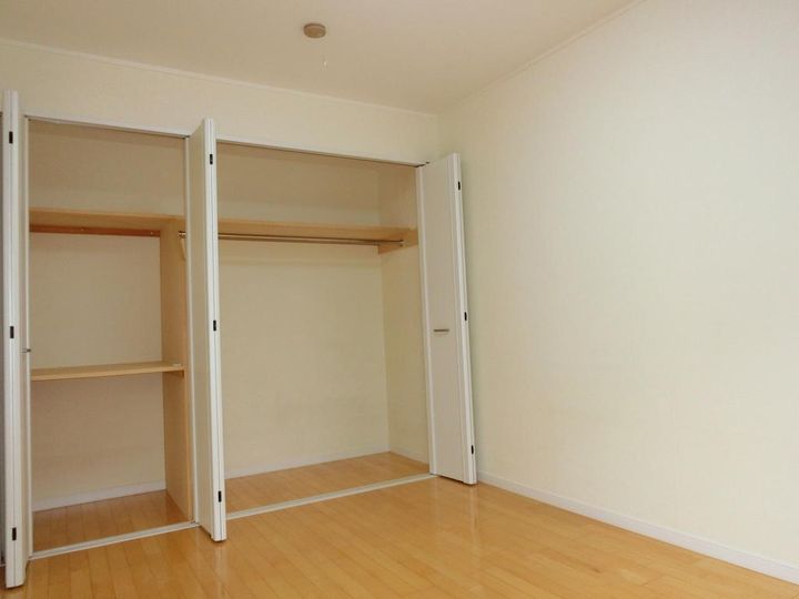 マック新宿コートの内装