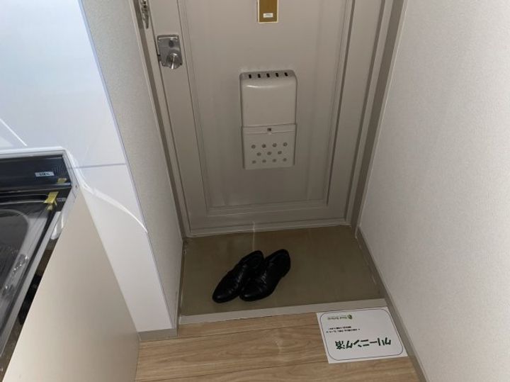 大阪府大阪市住之江区東加賀屋4(マンション)の賃貸物件の玄関