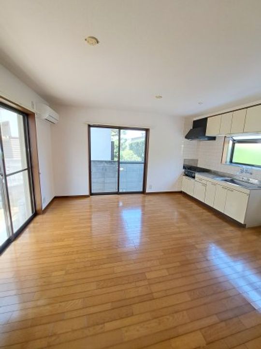 香川県高松市屋島中町(一戸建)の賃貸物件の居間