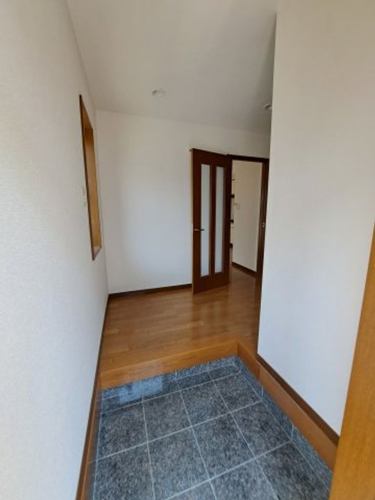 香川県高松市屋島中町(一戸建)の賃貸物件の玄関