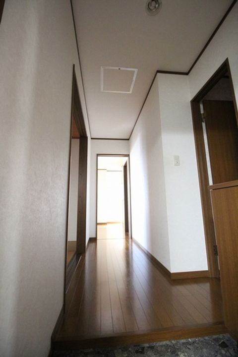 車屋マンションの玄関