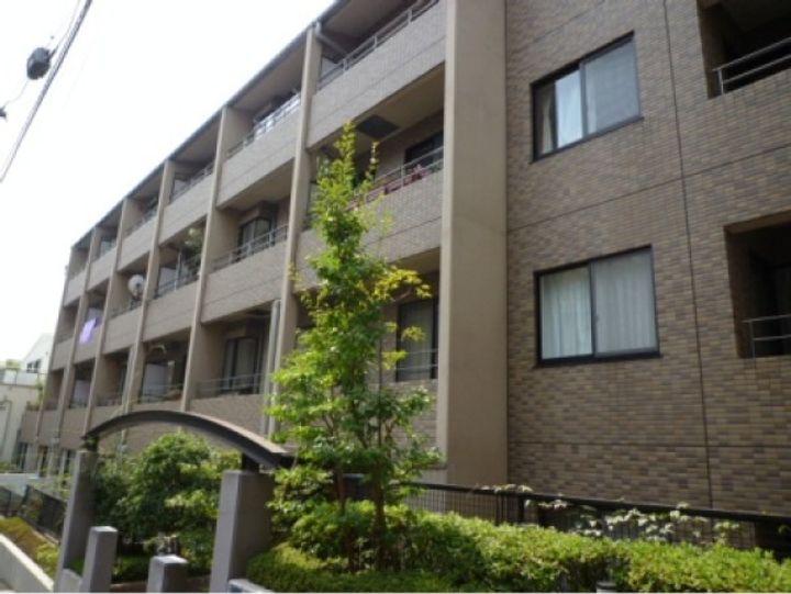 ル・フェール南青山の外観