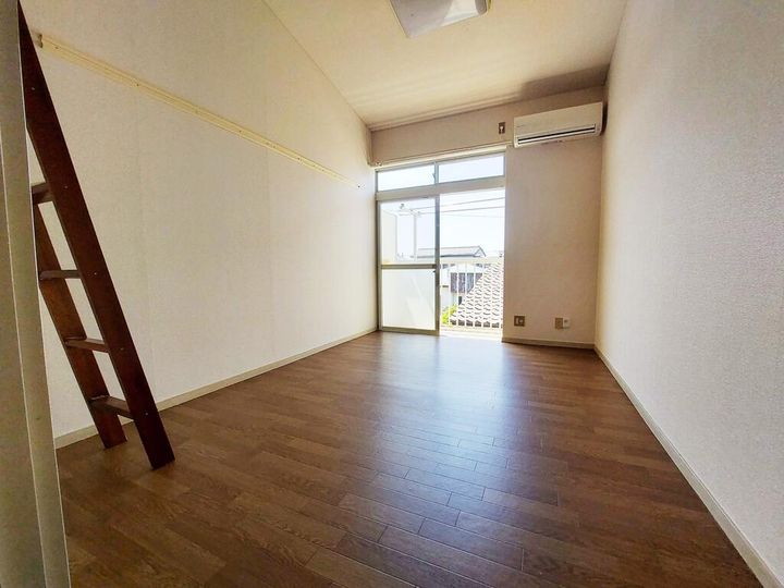 メゾン五井の居間