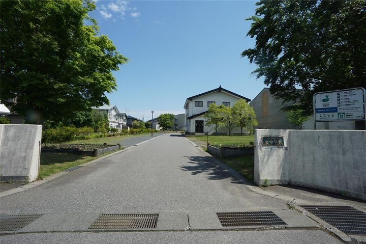 キャステール・コザキBの周辺