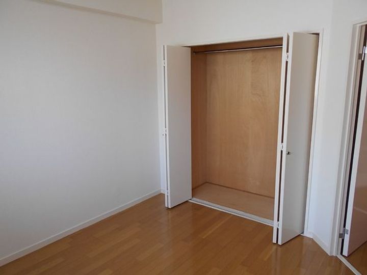 ミレニアム表台の内装