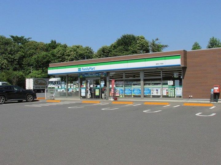 パルテールIIの周辺