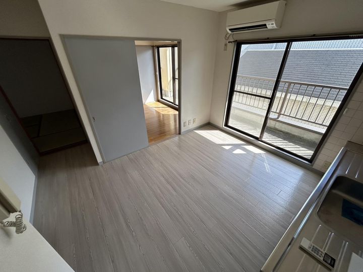 ティーハイム寺島の居間